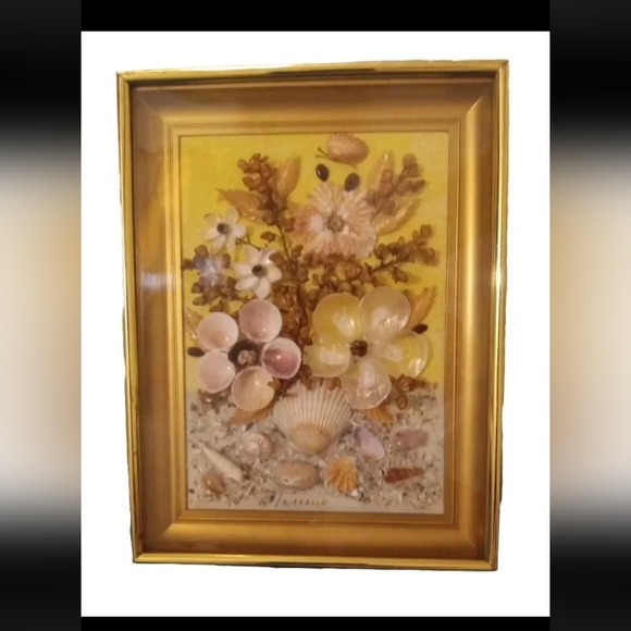 Vintage Sea Shell Art 3D Picture Shells & Flowers Beatifully Framed Signed - Picture 2 of 3